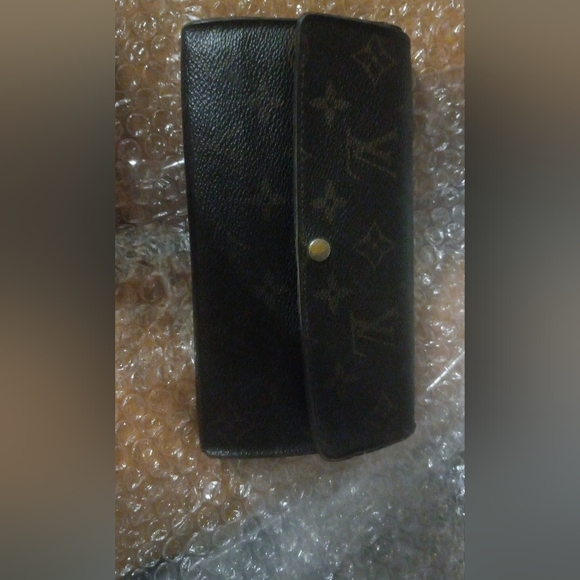Louis Vuitton Handbags - Lv wallet